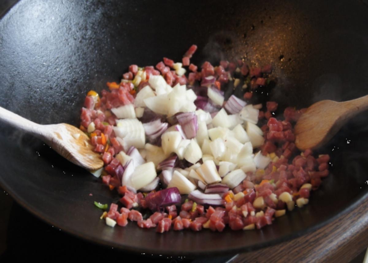 Asiatisches Ratatouille im Wok mit gekochten Ei - Rezept - Bild Nr. 2891