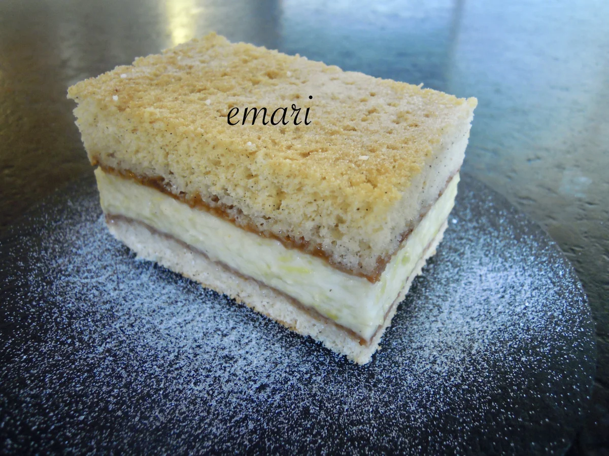 Rezept: Rhabarber Sahne Kuchen Bild Nr. 2892 Rhabarber Sahne Kuchen - Rezept - Bild Nr. 2892