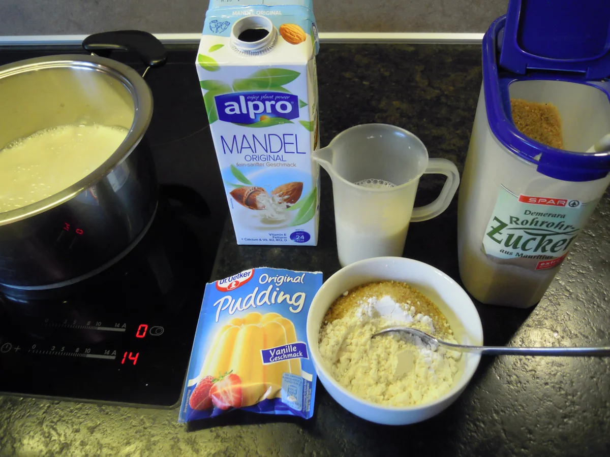 Rezept: Rhabarber Sahne Kuchen Bild Nr. 2894 Rhabarber Sahne Kuchen - Rezept - Bild Nr. 2894