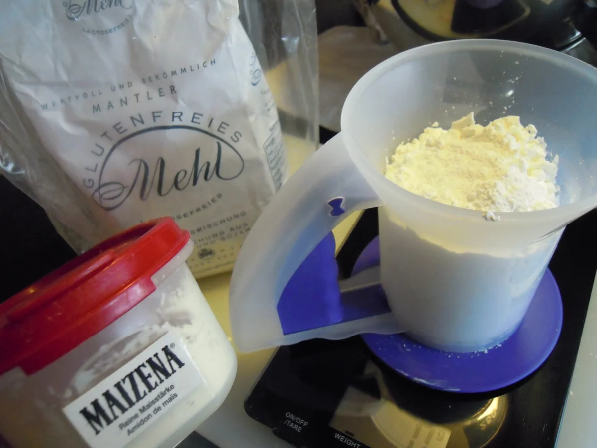 Rezept: Rhabarber Sahne Kuchen Bild Nr. 2898 Rhabarber Sahne Kuchen - Rezept - Bild Nr. 2898