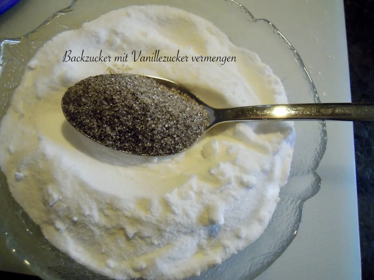 Rezept: Rhabarber Sahne Kuchen Bild Nr. 2899 Rhabarber Sahne Kuchen - Rezept - Bild Nr. 2899