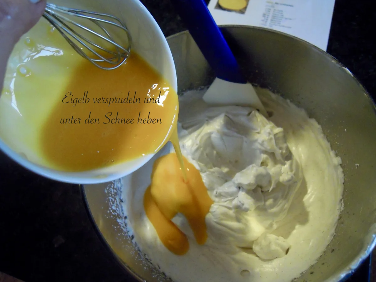 Rezept: Rhabarber Sahne Kuchen Bild Nr. 2901 Rhabarber Sahne Kuchen - Rezept - Bild Nr. 2901