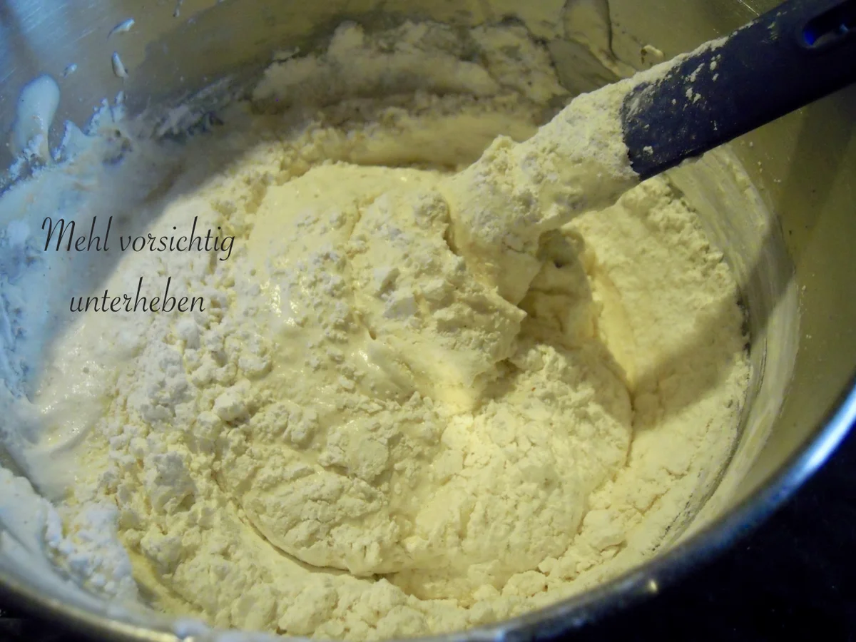 Rezept: Rhabarber Sahne Kuchen Bild Nr. 2903 Rhabarber Sahne Kuchen - Rezept - Bild Nr. 2903