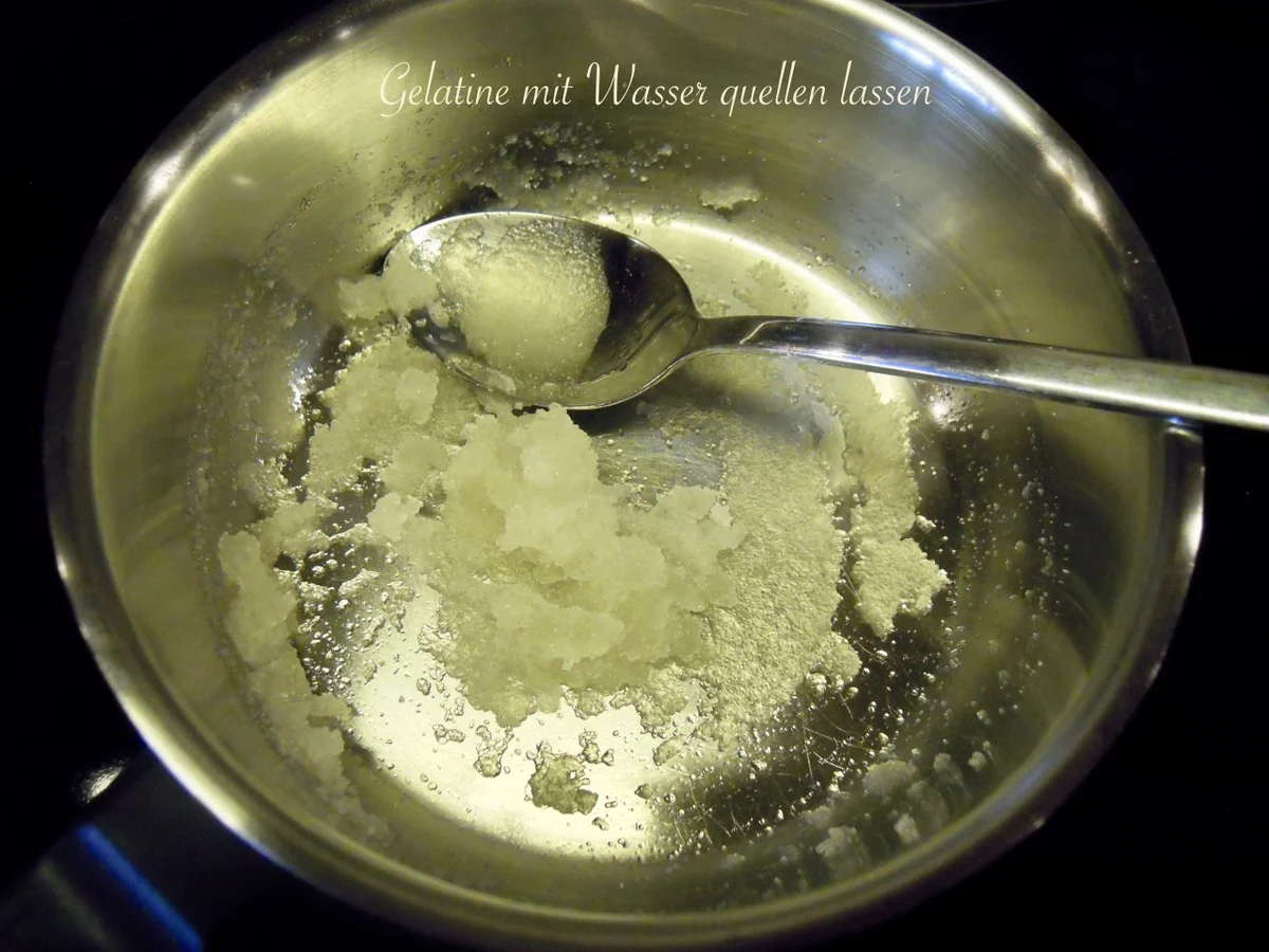 Rezept: Rhabarber Sahne Kuchen Bild Nr. 2905 Rhabarber Sahne Kuchen - Rezept - Bild Nr. 2905