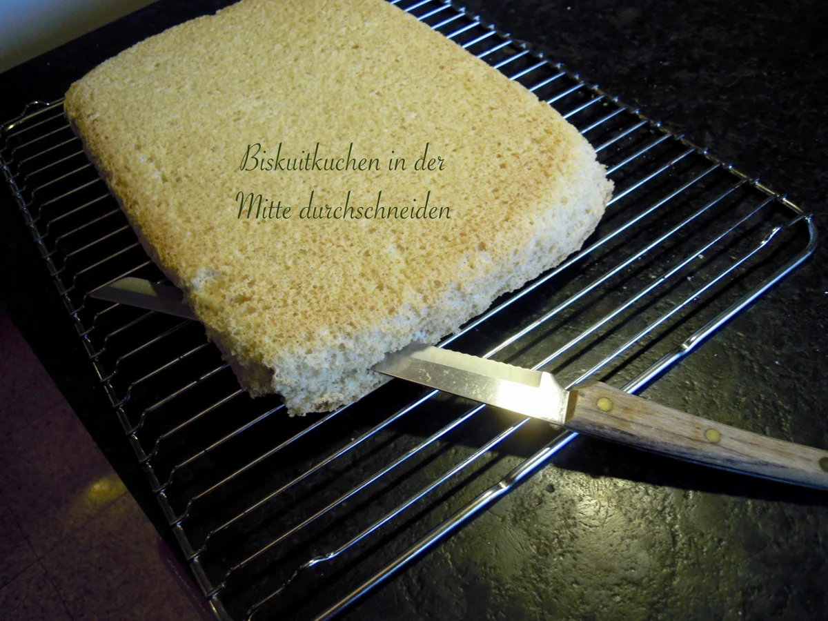 Rezept: Rhabarber Sahne Kuchen Bild Nr. 2913 Rhabarber Sahne Kuchen - Rezept - Bild Nr. 2913