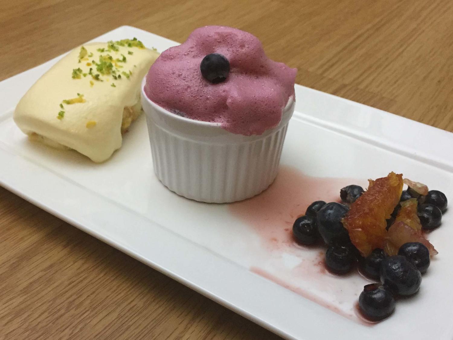 Limoncello Tiramisu, Haagse Bluf und Frucht Salsa - Rezept - kochbar.de