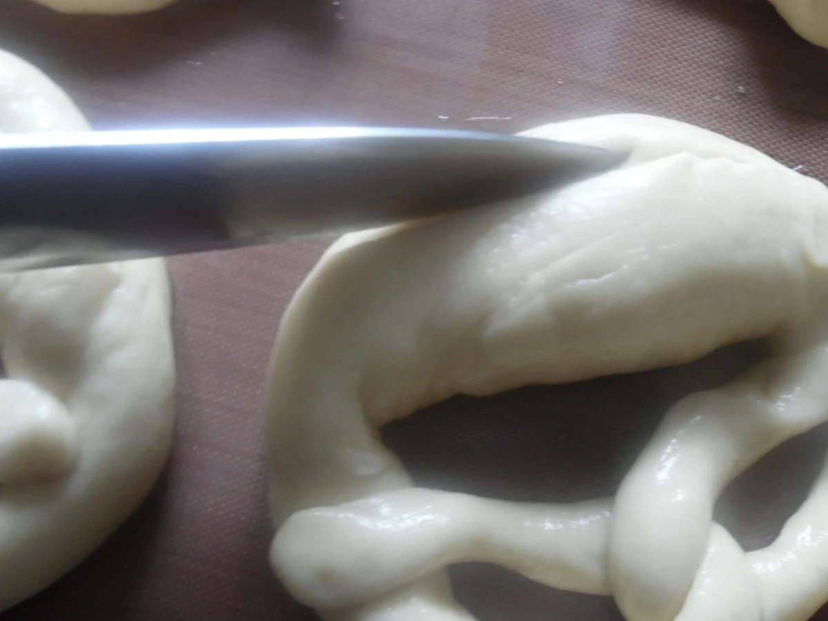 Rezept: Laugenbrezeln, -stangen, -brötchen Bild Nr. 2903 Laugenbrezeln, -stangen, -brötchen - Rezept - Bild Nr. 2903