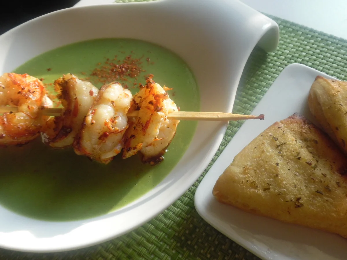 Rezept: Grüne Erbsensuppe mit scharfem Garnelenspieß Bild Nr. 2901 Grüne Erbsensuppe mit scharfem Garnelenspieß - Rezept - Bild Nr. 2901