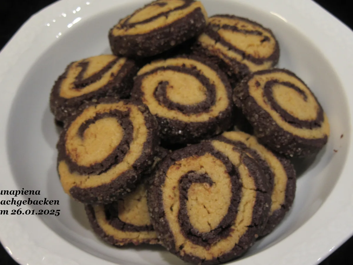 Rezept: Erdnuss-Schoko-Plätzchen Bild Nr. 2913 Erdnuss-Schoko-Plätzchen - Rezept - Bild Nr. 2913