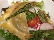 Frühlingssalat mit gebratenen Maultaschen und einem Avocado-Pampelmusen-Bruschetta - Rezept - Bild Nr. 2