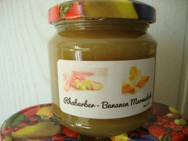 Rezept: Rhabarber-Bananenmarmelade mit Cointreau Bild Nr. 3 Rhabarber-Bananenmarmelade mit Cointreau - Rezept - Bild Nr. 3