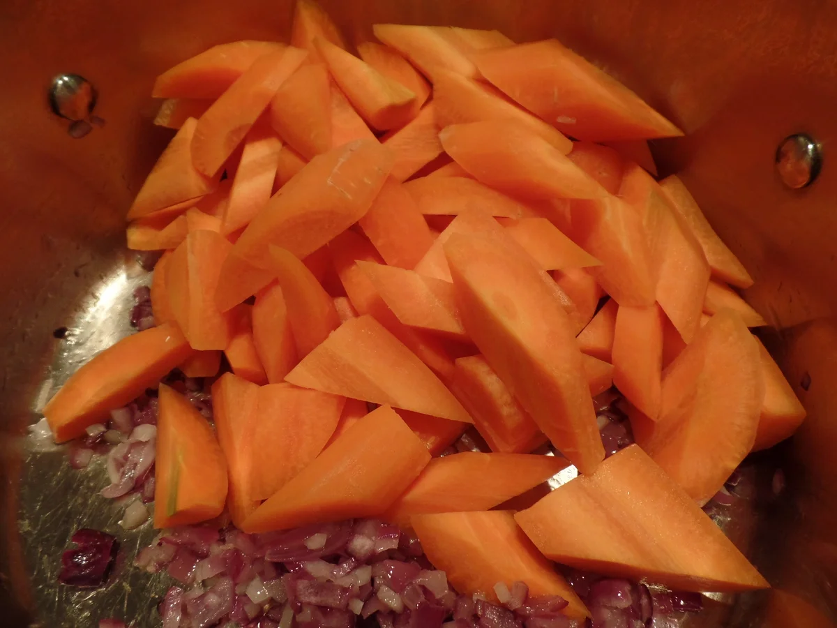 Rezept: Nudel-Möhrensuppe Bild Nr. 2946 Nudel-Möhrensuppe - Rezept - Bild Nr. 2946