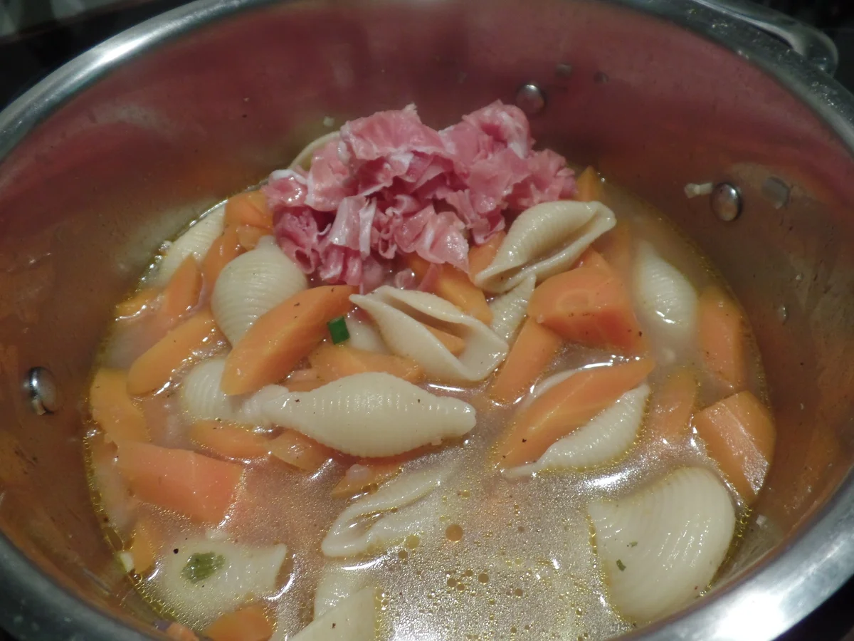 Rezept: Nudel-Möhrensuppe Bild Nr. 2951 Nudel-Möhrensuppe - Rezept - Bild Nr. 2951