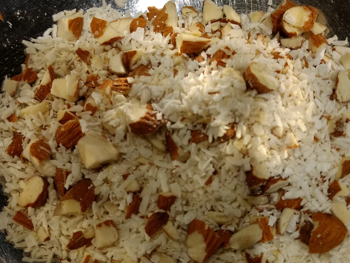 Rezept: BiNe` S 17. MAI EISTORTE Bild Nr. 3 BiNe` S 17. MAI EISTORTE - Rezept - Bild Nr. 3