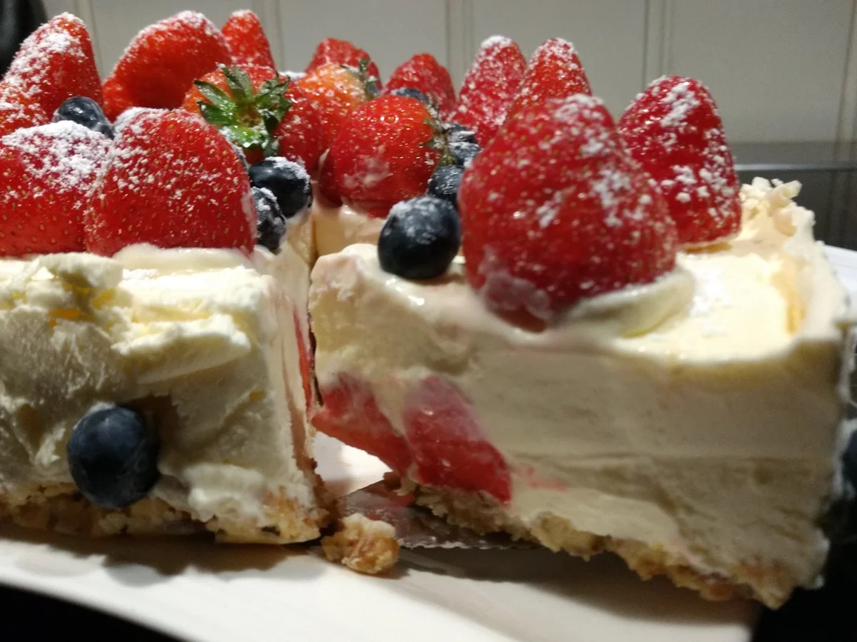 Rezept: BiNe` S 17. MAI EISTORTE Bild Nr. 8 BiNe` S 17. MAI EISTORTE - Rezept - Bild Nr. 8