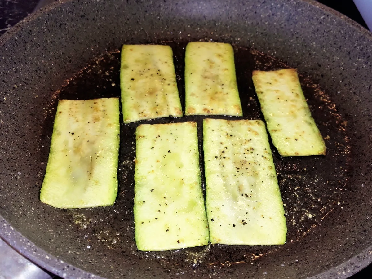 Zucchini Salat mit Essig-Öl-Dressing - Rezept - Bild Nr. 2941
