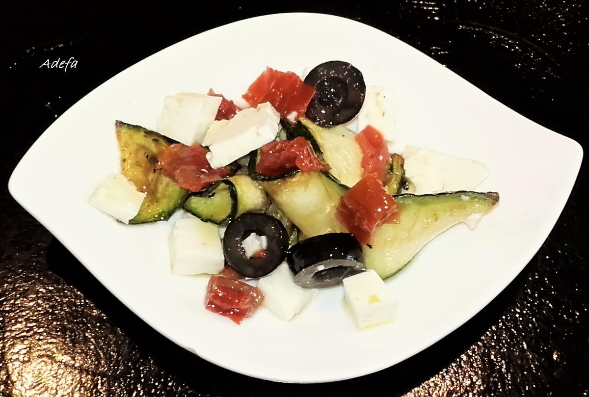 Zucchini Salat mit Essig-Öl-Dressing - Rezept - Bild Nr. 2943