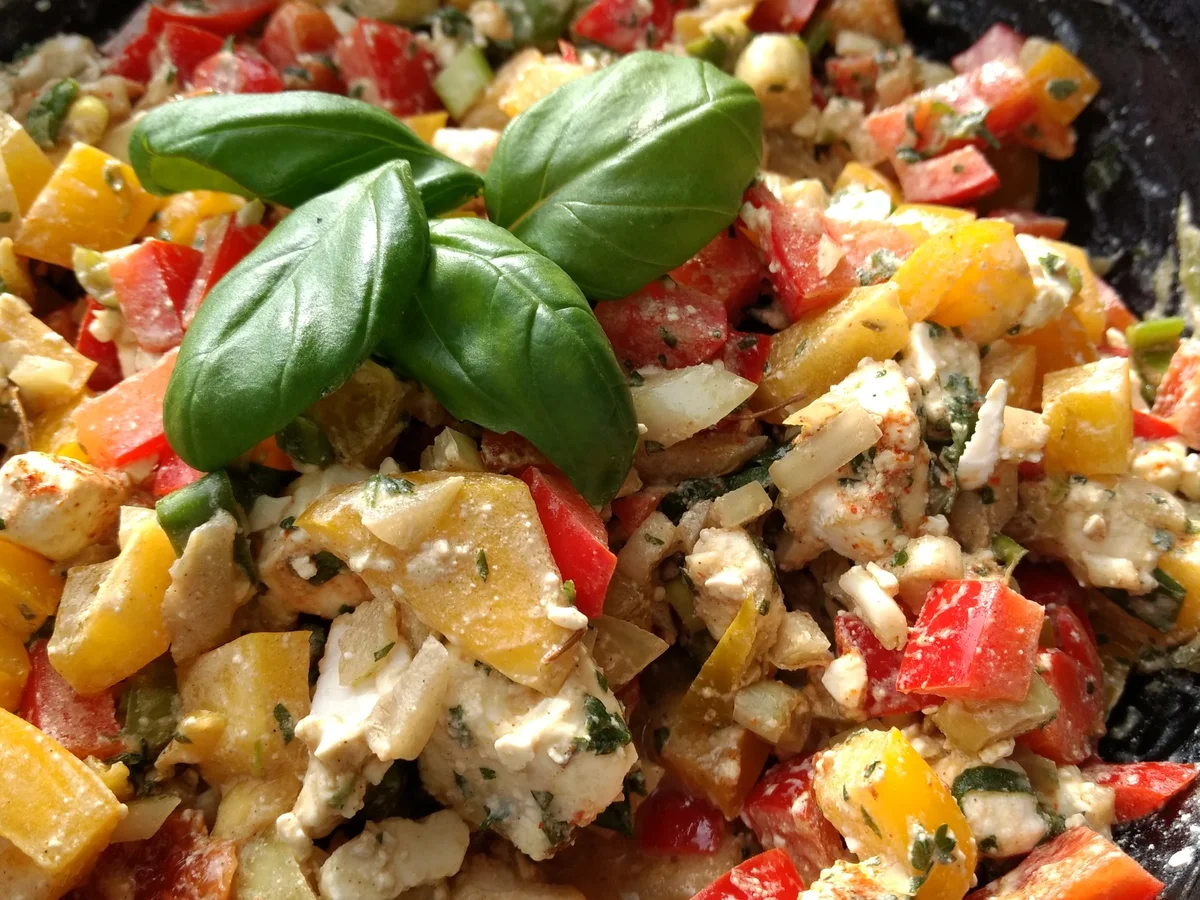 BiNe` S PAPRIKA - SCHAFSKÄSESALAT - Rezept - Bild Nr. 2