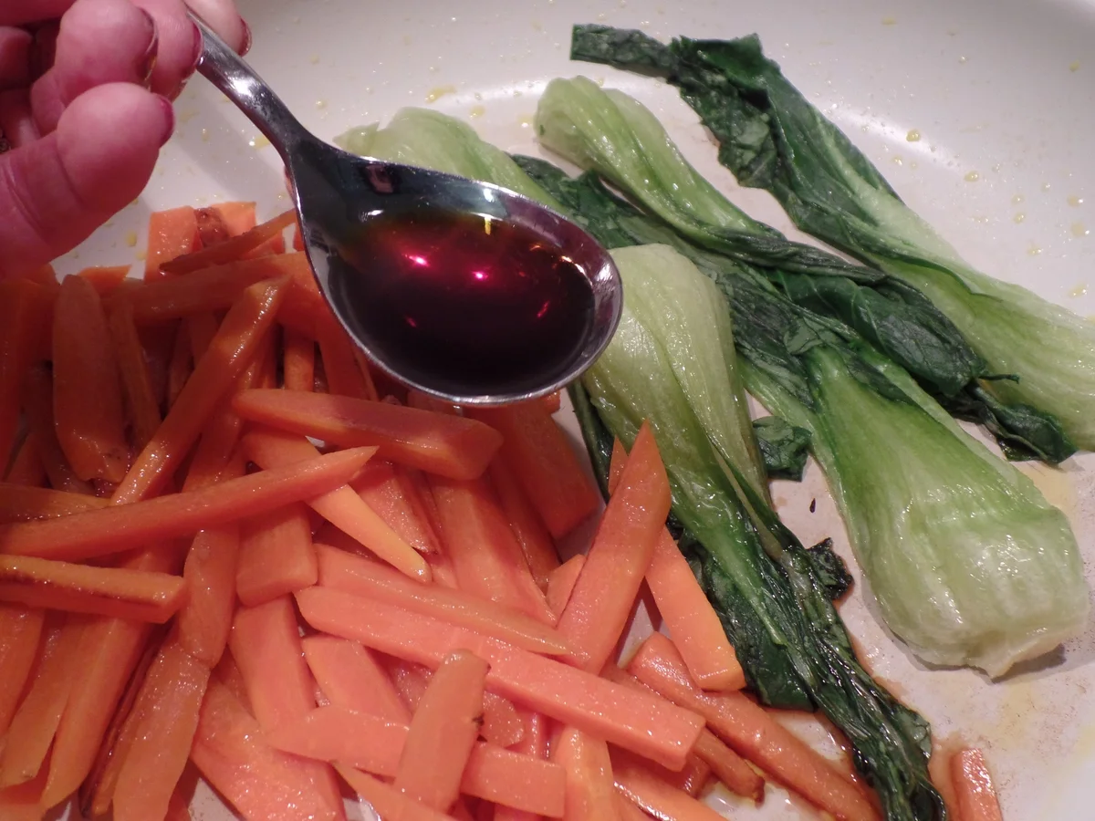 Rezept: Tofu-Sticks mit Pak Choi und Möhren-Stifte Bild Nr. 2955 Tofu-Sticks mit Pak Choi und Möhren-Stifte - Rezept - Bild Nr. 2955