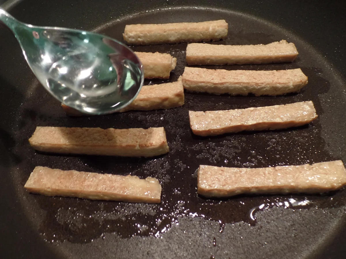 Rezept: Tofu-Sticks mit Pak Choi und Möhren-Stifte Bild Nr. 2957 Tofu-Sticks mit Pak Choi und Möhren-Stifte - Rezept - Bild Nr. 2957