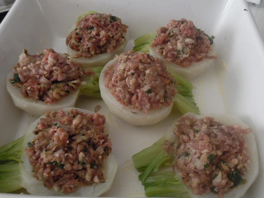 Teltower Rübchen gefüllt und überbacken mit Meerrettich Rahm Soße ...