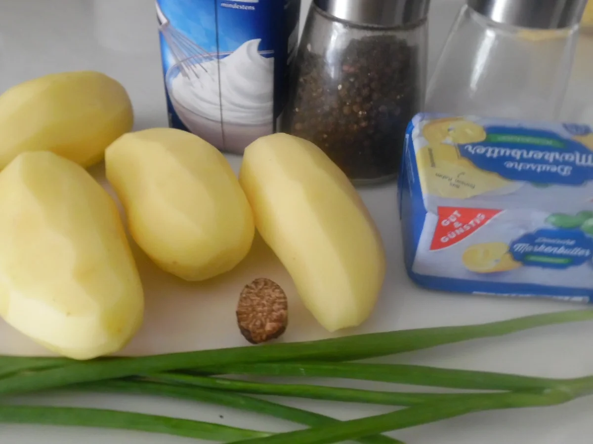 Teltower Rübchen gefüllt und überbacken mit Meerrettich-Rahm-Soße - Rezept - Bild Nr. 2958