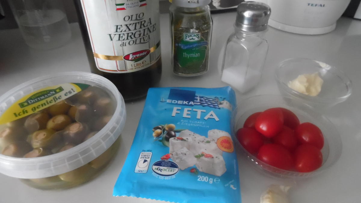 Focaccia mit Tomaten, Schafskäse und Oliven - Rezept - Bild Nr. 2960