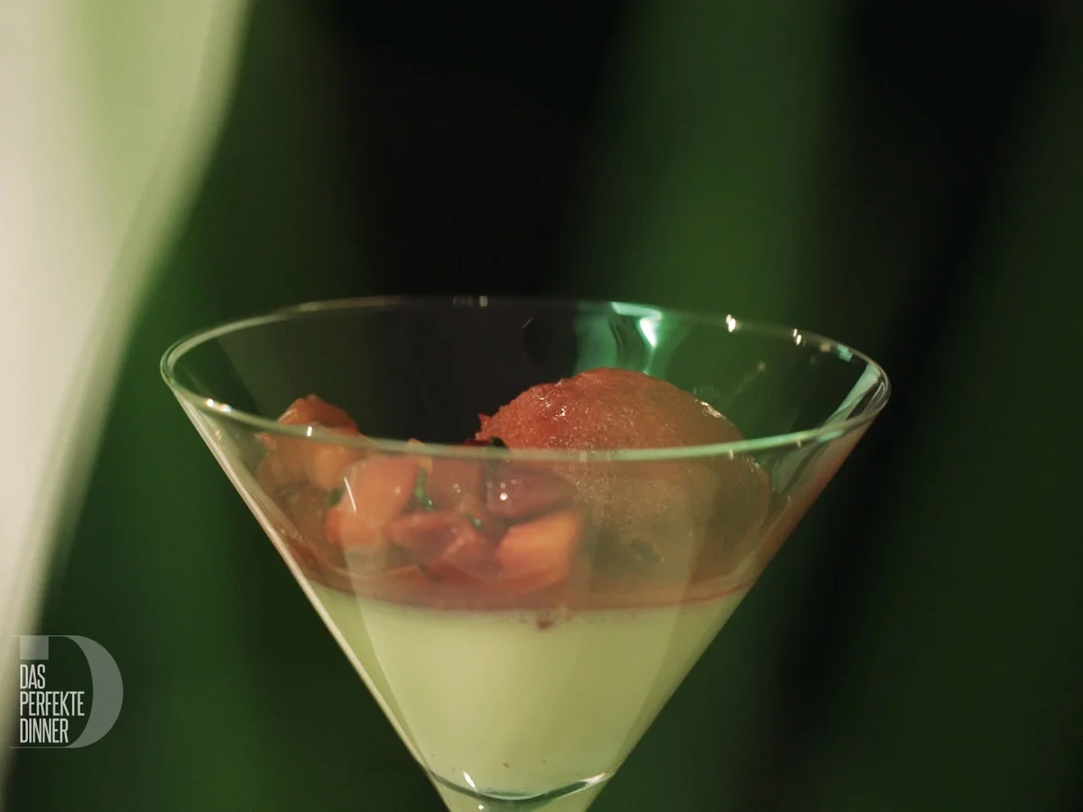 Sorbet und Kompott von Niederwerther Erdbeeren mit Basilikum und Vanille-Panna Cotta - Rezept - Bild Nr. 2