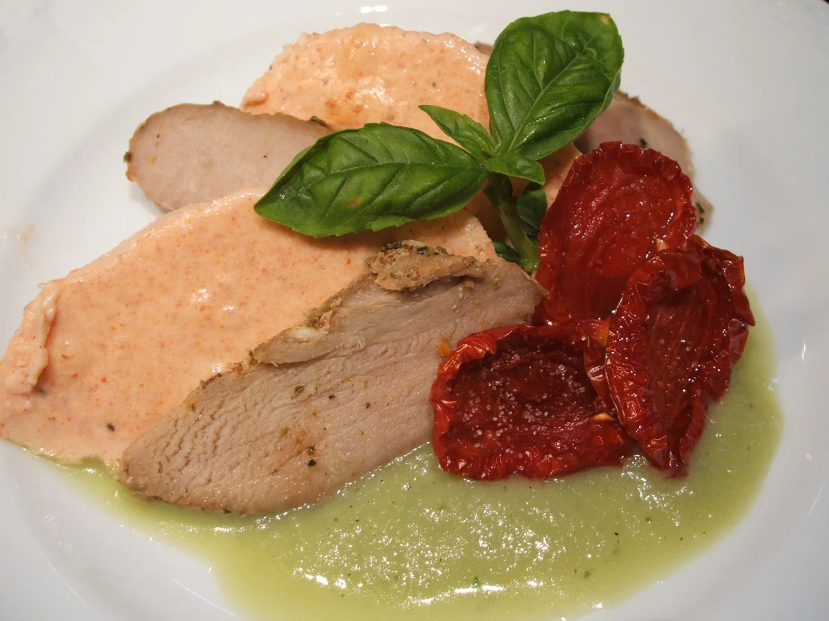 Vorspeisen: Tomatenmousse mit Kräuterlende und semitrockenen Tomaten - Rezept - Bild Nr. 2951