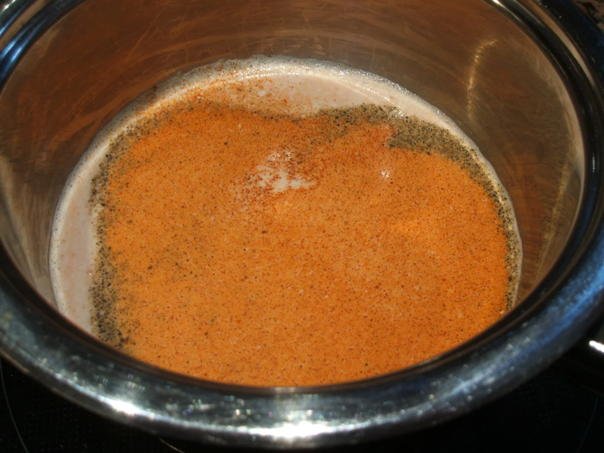 Rezept: Vorspeise: Tomatenmousse mit Kräuterlende und semitrockenen Tomaten Bild Nr. 2954 Vorspeise: Tomatenmousse mit Kräuterlende und semitrockenen Tomaten - Rezept - Bild Nr. 2954