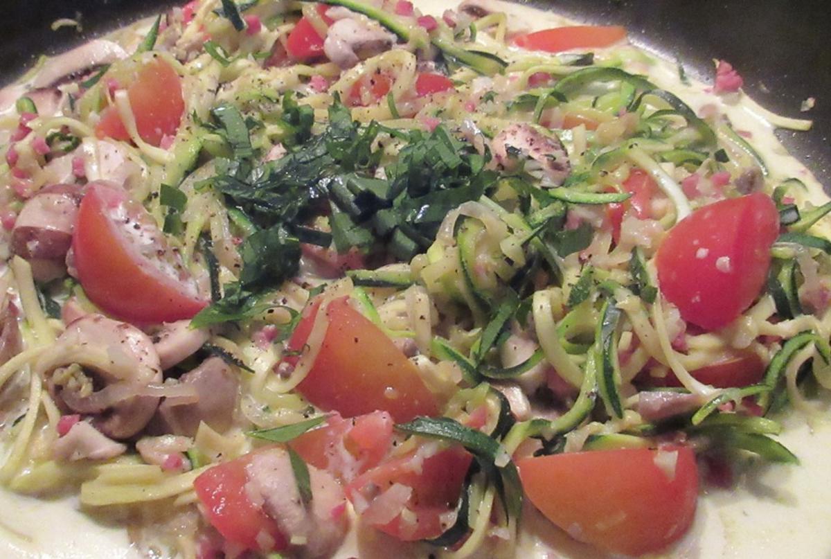 Zucchini-Spaghetti  leicht & lecker - Rezept - Bild Nr. 2955