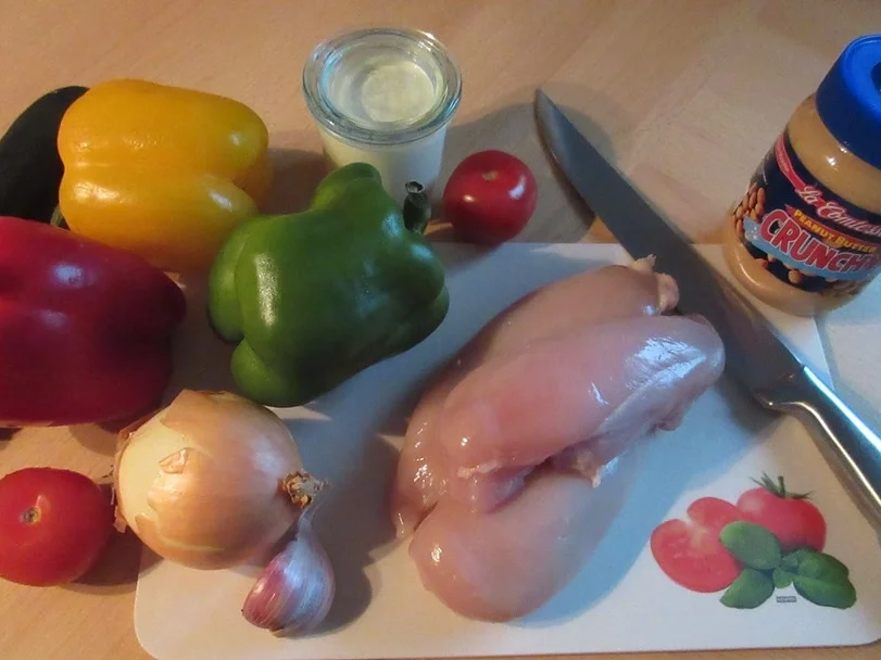 Rezept: Hähnchen in Erdnuss-Soße mit Wok-Gemüse Bild Nr. 2951 Hähnchen in Erdnuss-Soße mit Wok-Gemüse - Rezept - Bild Nr. 2951