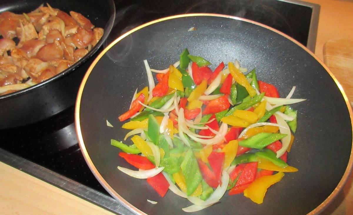 Hähnchen in Erdnuss-Soße mit Wok-Gemüse - Rezept - Bild Nr. 2954