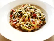 Zucchini Spaghetti mit Champignons, Tomaten und Speck - Rezept - Bild Nr. 2965