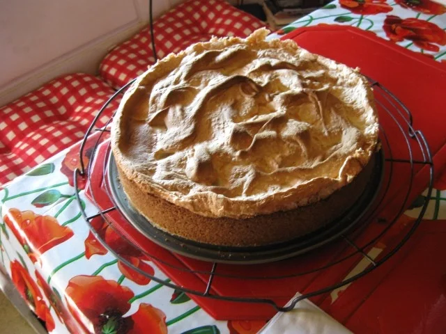 Rhabarberkuchen mit Sahneguss und Baiserhaube - Rezept - Bild Nr. 2998