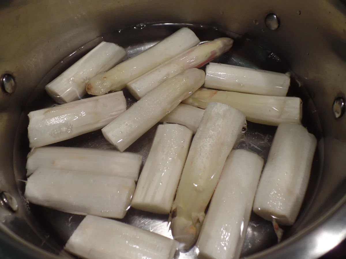 Rezept: Spargel in Bierteig mit Korianderquark Bild Nr. 2967 Spargel in Bierteig mit Korianderquark - Rezept - Bild Nr. 2967