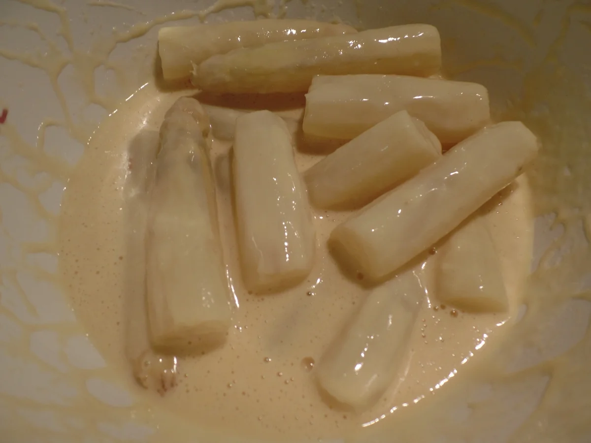 Rezept: Spargel in Bierteig mit Korianderquark Bild Nr. 2976 Spargel in Bierteig mit Korianderquark - Rezept - Bild Nr. 2976