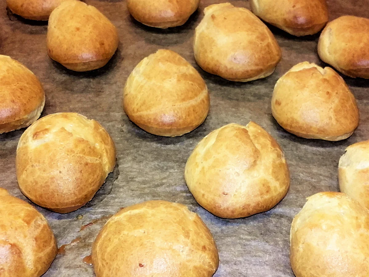 Profiteroles mit einer Vanillecremefüllung - Rezept - Bild Nr. 2990