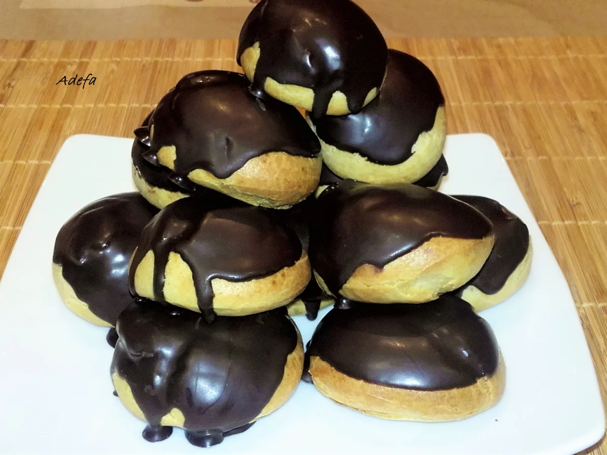 Profiteroles mit einer Vanillecremefüllung - Rezept - Bild Nr. 2988