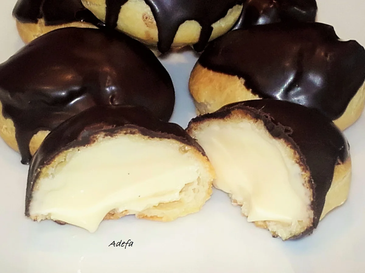 Profiteroles mit einer Vanillecremefüllung - Rezept - Bild Nr. 2990