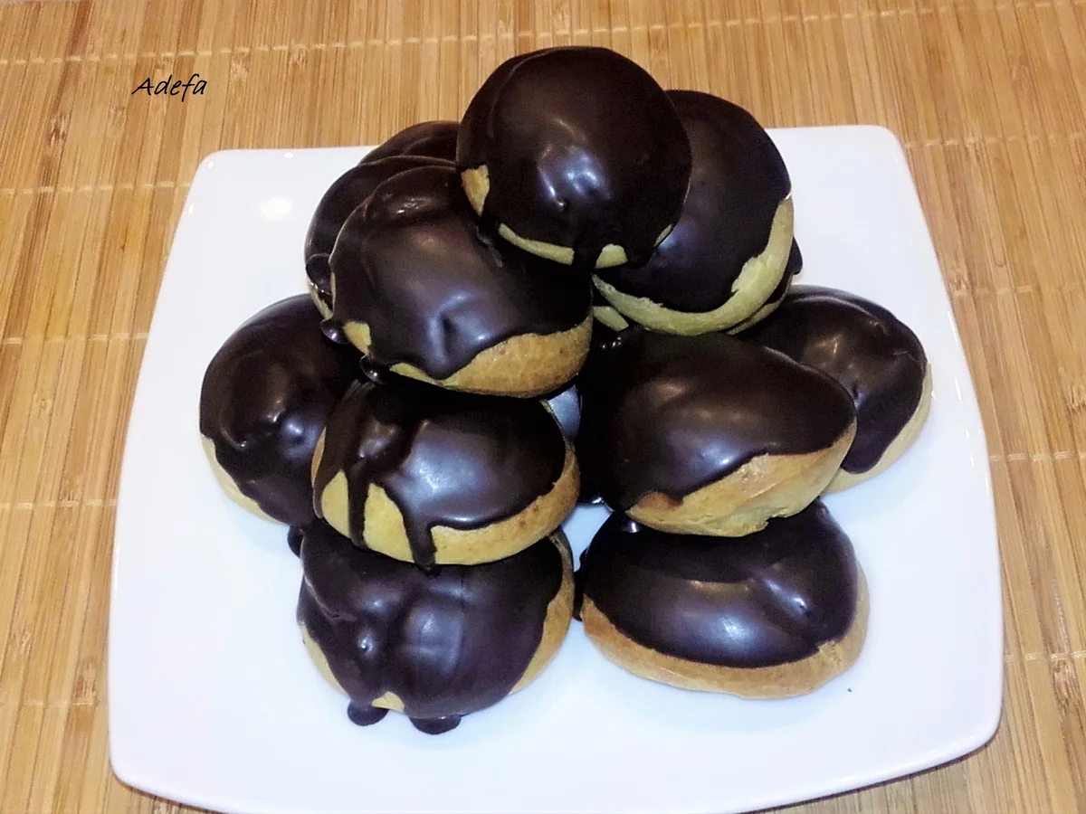 Profiteroles mit einer Vanillecremefüllung - Rezept - Bild Nr. 2991