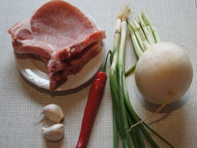 Asia-Koteletts mit Salat und Baguette-Topinki - Rezept - Bild Nr. 2997