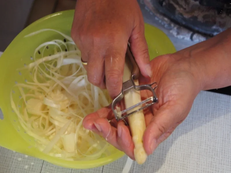 Rezept: Spargel mit Party Garnelen Bild Nr. 4 Spargel mit Party Garnelen - Rezept - Bild Nr. 4