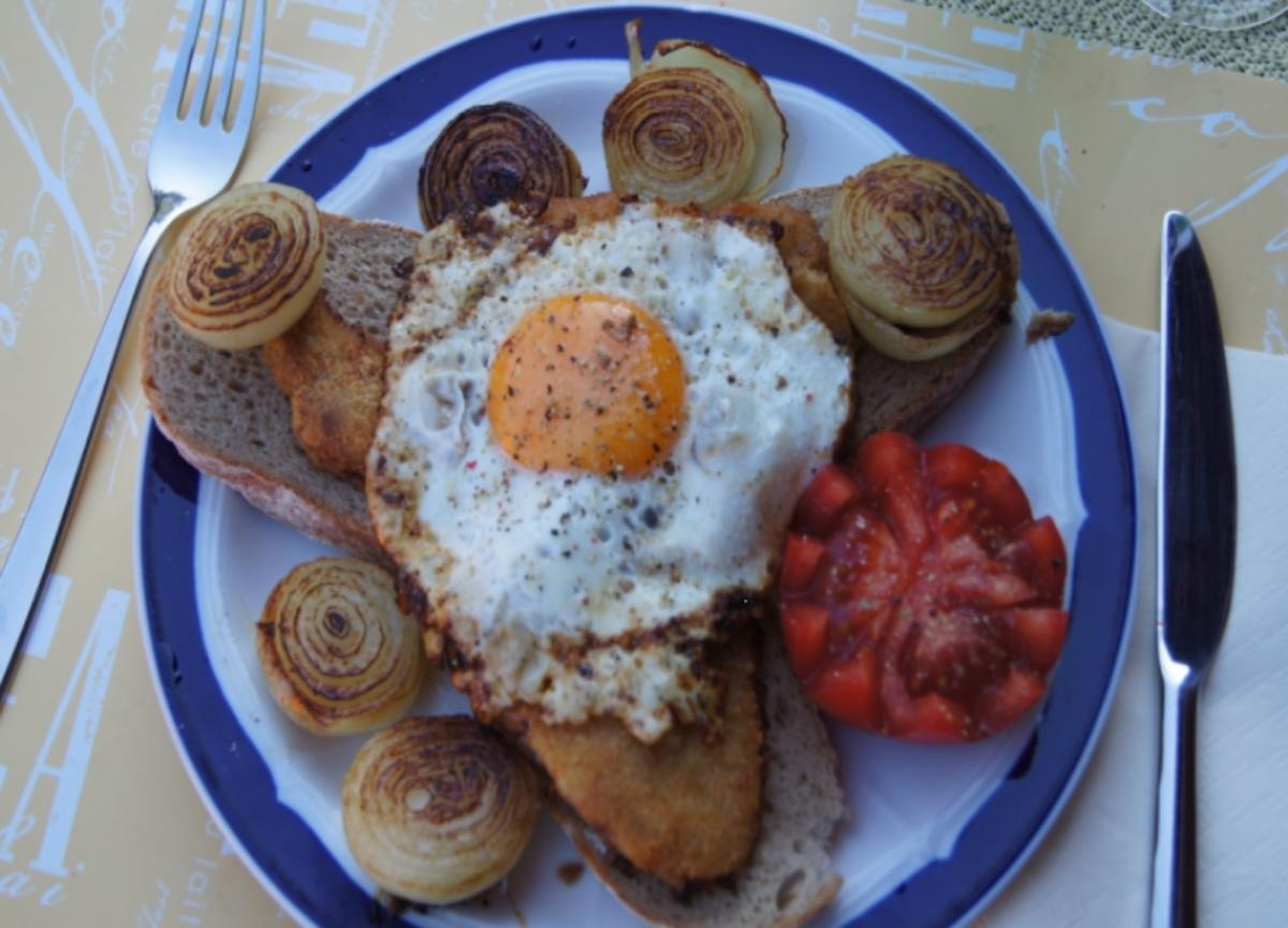 Wiener Schnitzel vom Schwein mit Zwiebeln und Spiegelei - Rezept - Bild Nr. 7