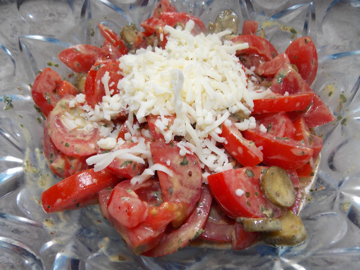 Tomatensalat mit Gewürzgurken - Rezept - Bild Nr. 2989