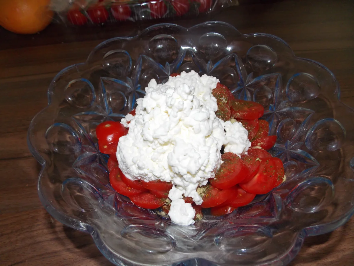 Rezept: Tomatensalat mit Frischkäse Bild Nr. 2989 Tomatensalat mit Frischkäse - Rezept - Bild Nr. 2989