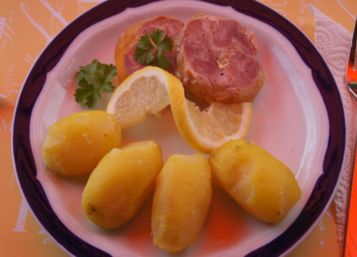 Röstzwiebelfleisch in Aspik mit Pellkartoffeln - Rezept - Bild Nr. 2