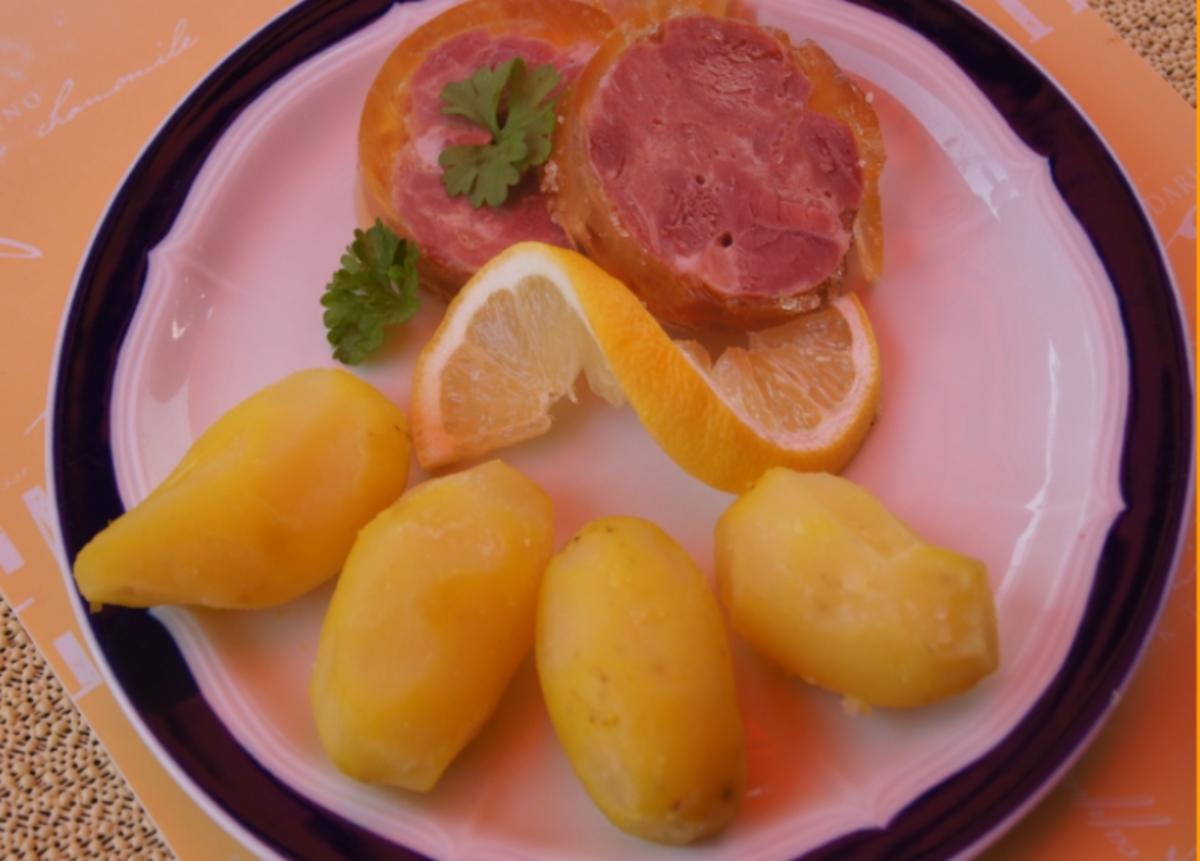 Röstzwiebelfleisch in Aspik mit Pellkartoffeln - Rezept - Bild Nr. 5