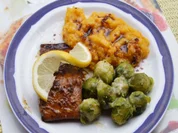 Pazifik Wildlachsfilet mit Rosenkohl und Süßkartoffelstampf - Rezept - Bild Nr. 2988