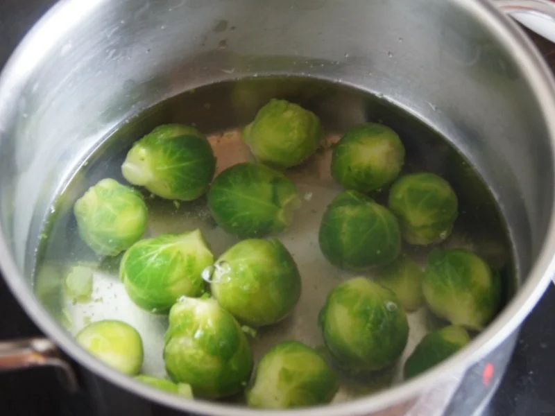 Pazifik Wildlachsfilet mit Rosenkohl und Süßkartoffelstampf - Rezept - Bild Nr. 2993